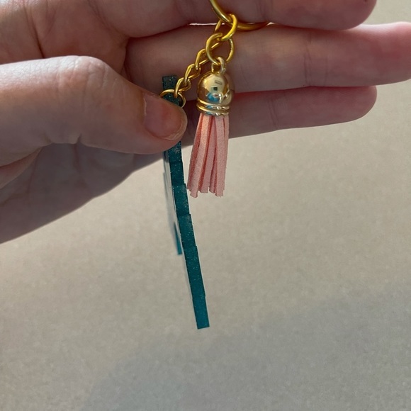 Handmade Castle Keychain - Picture 2 of 6